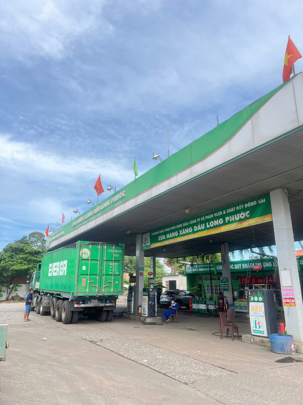 Cửa hàng xăng dầu Long Phước