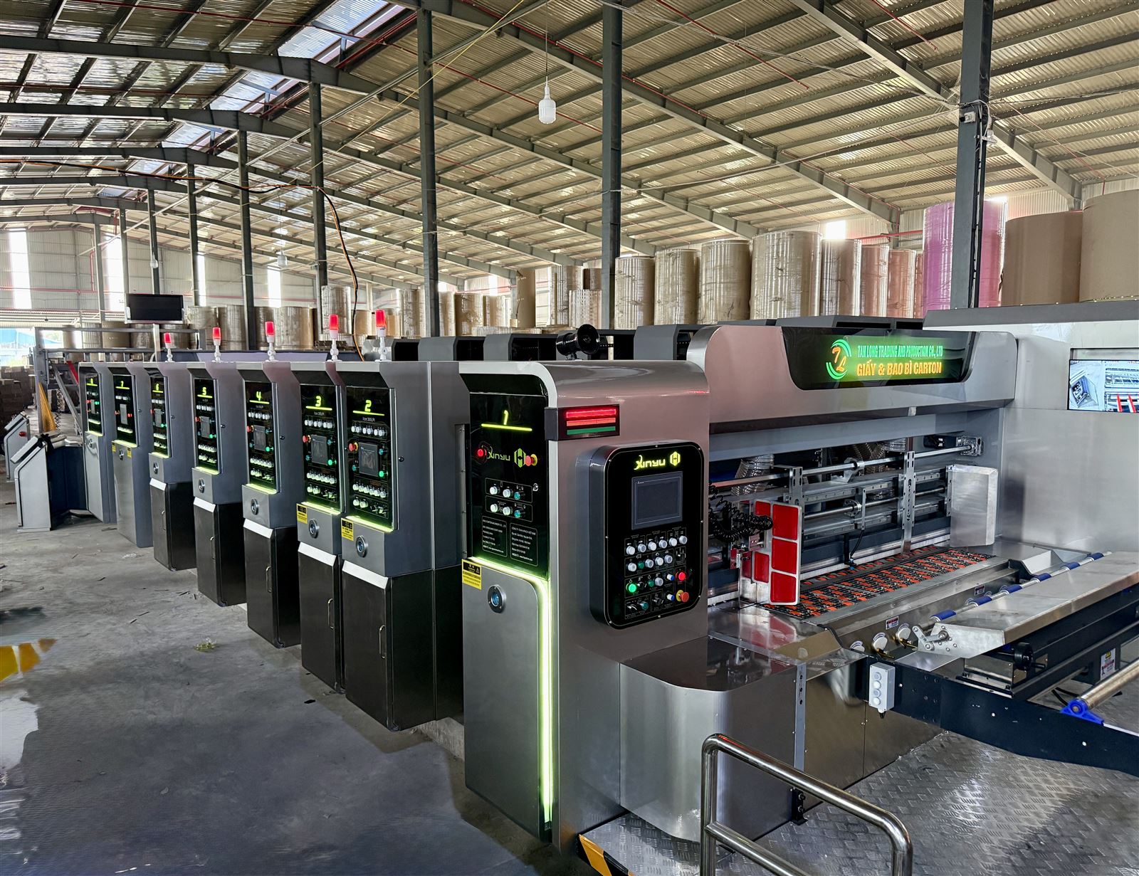 Máy in Flexo dẫn phôi toàn bộ con lăn gió đáy, sấy phủ UV