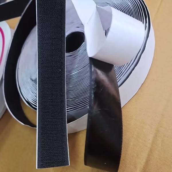Băng dính gai, khóa nhám có keo sẵn