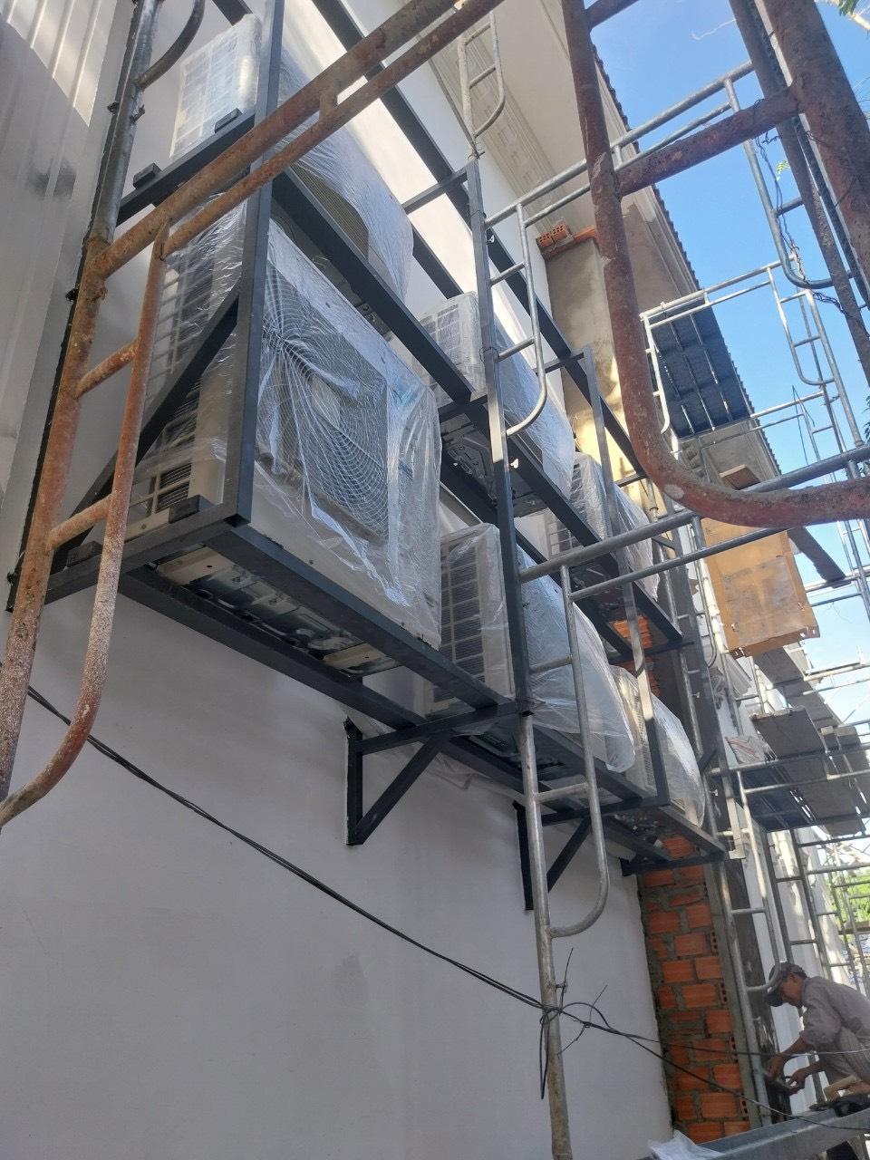 Thi công, lắp đặt, bảo dưỡng máy lạnh