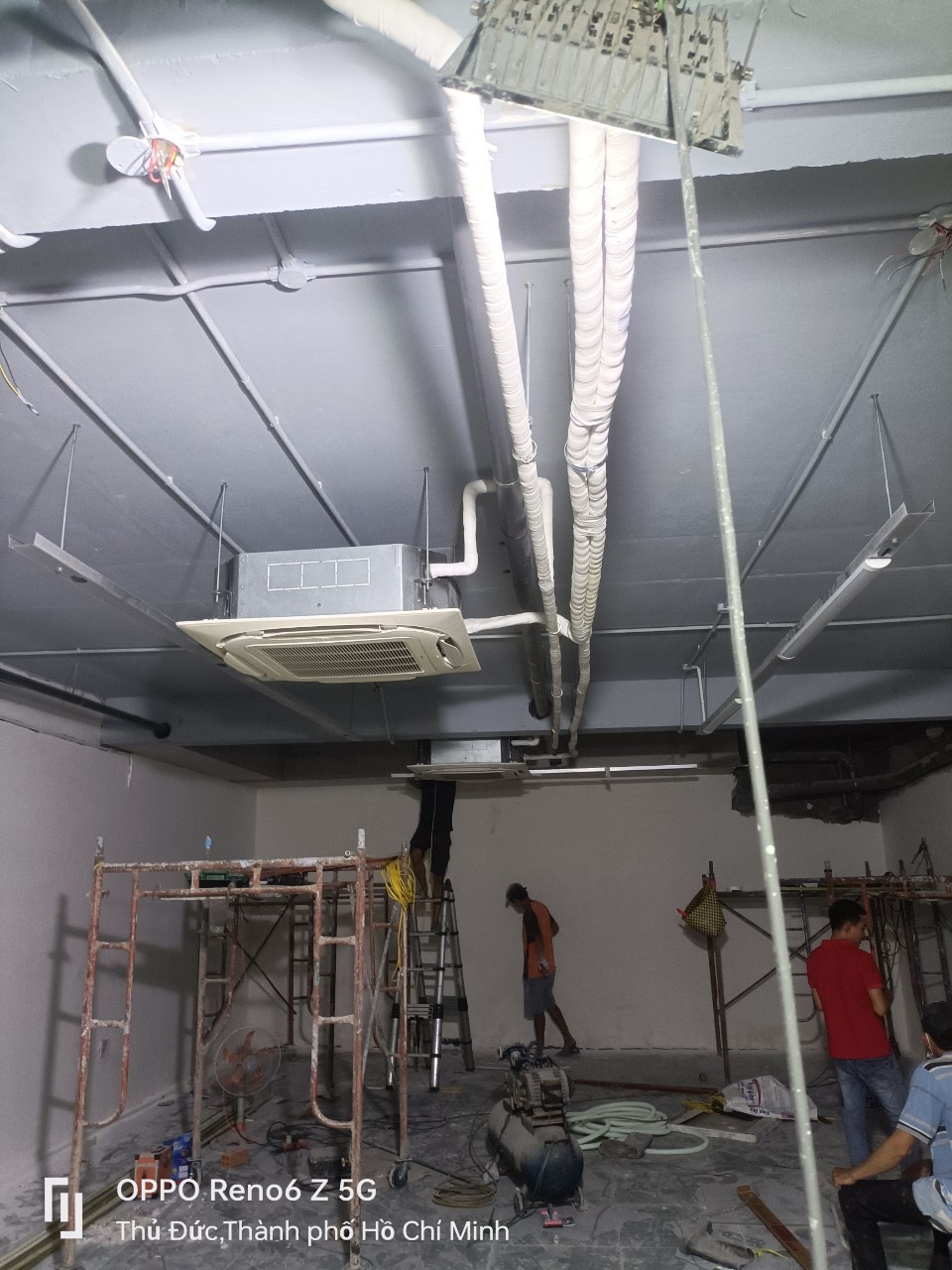 Thi công lắp đặt, sửa chữa máy lạnh theo yêu cầu - Điện Lạnh Lê Phạm - Công Ty TNHH Thương Mại Dịch Vụ Kỹ Thuật Lê Phạm