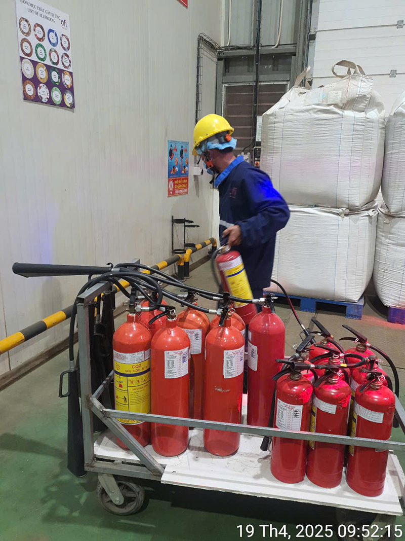 Bảo trì bình chữa cháy - Hệ Thống PCCC Nguyễn Quốc Thịnh - Hộ Kinh Doanh Cơ Sở Nguyễn Quốc Thịnh
