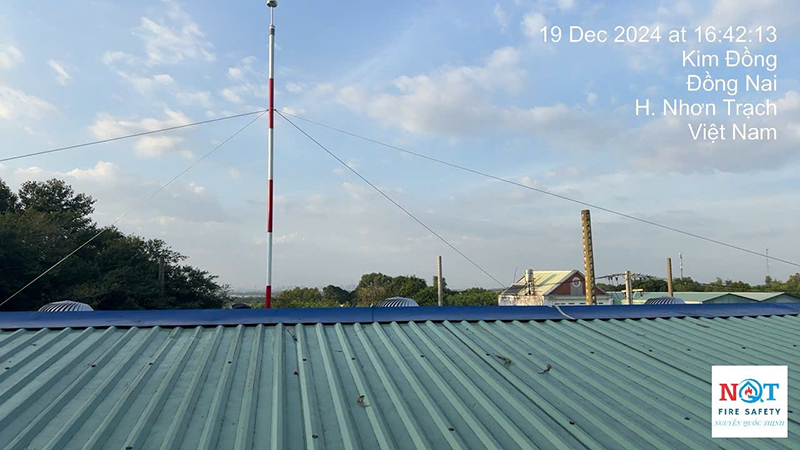 Lắp đặt hệ thống chống sét - Hệ Thống PCCC Nguyễn Quốc Thịnh - Hộ Kinh Doanh Cơ Sở Nguyễn Quốc Thịnh