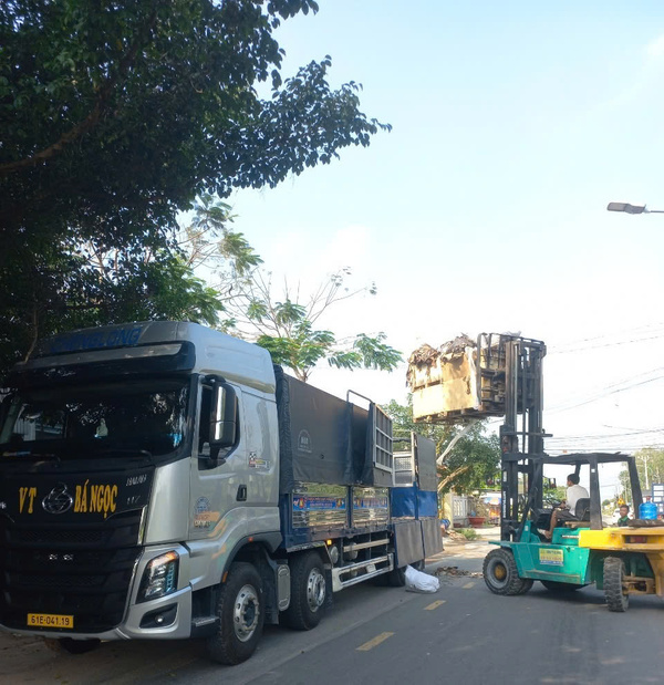 Dịch vụ vận tải hàng hóa - Vận Tải Bá Ngọc - Công Ty TNHH Thương Mại Dịch Vụ Vận Tải Bá Ngọc