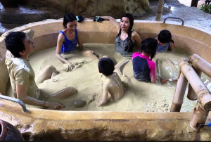 Bồn tắm bùn - Bể Bơi Minh Anh - Công Ty TNHH Công Nghệ Và Phát Triển Minh Anh