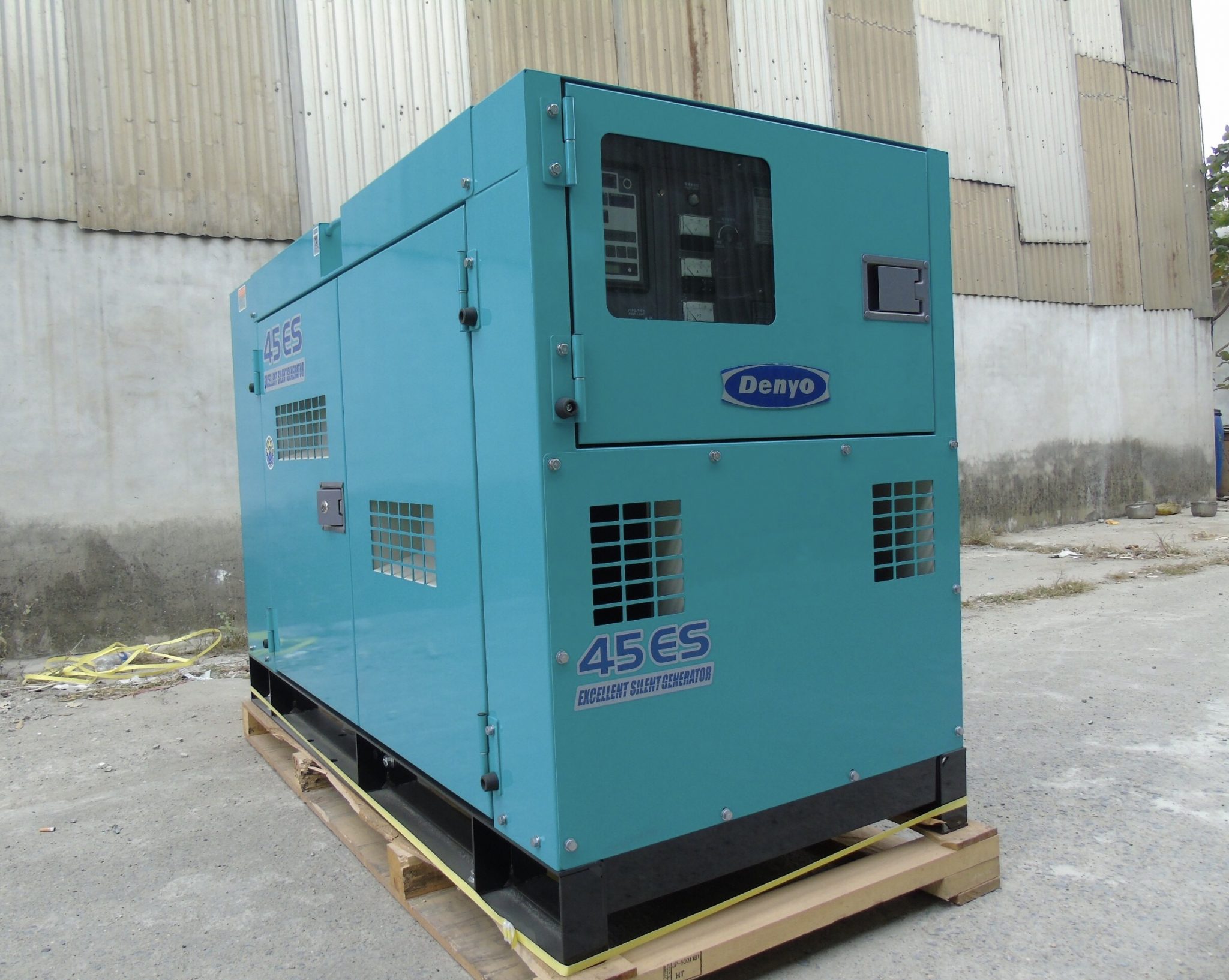 Máy phát điện Denyo 37 KVA