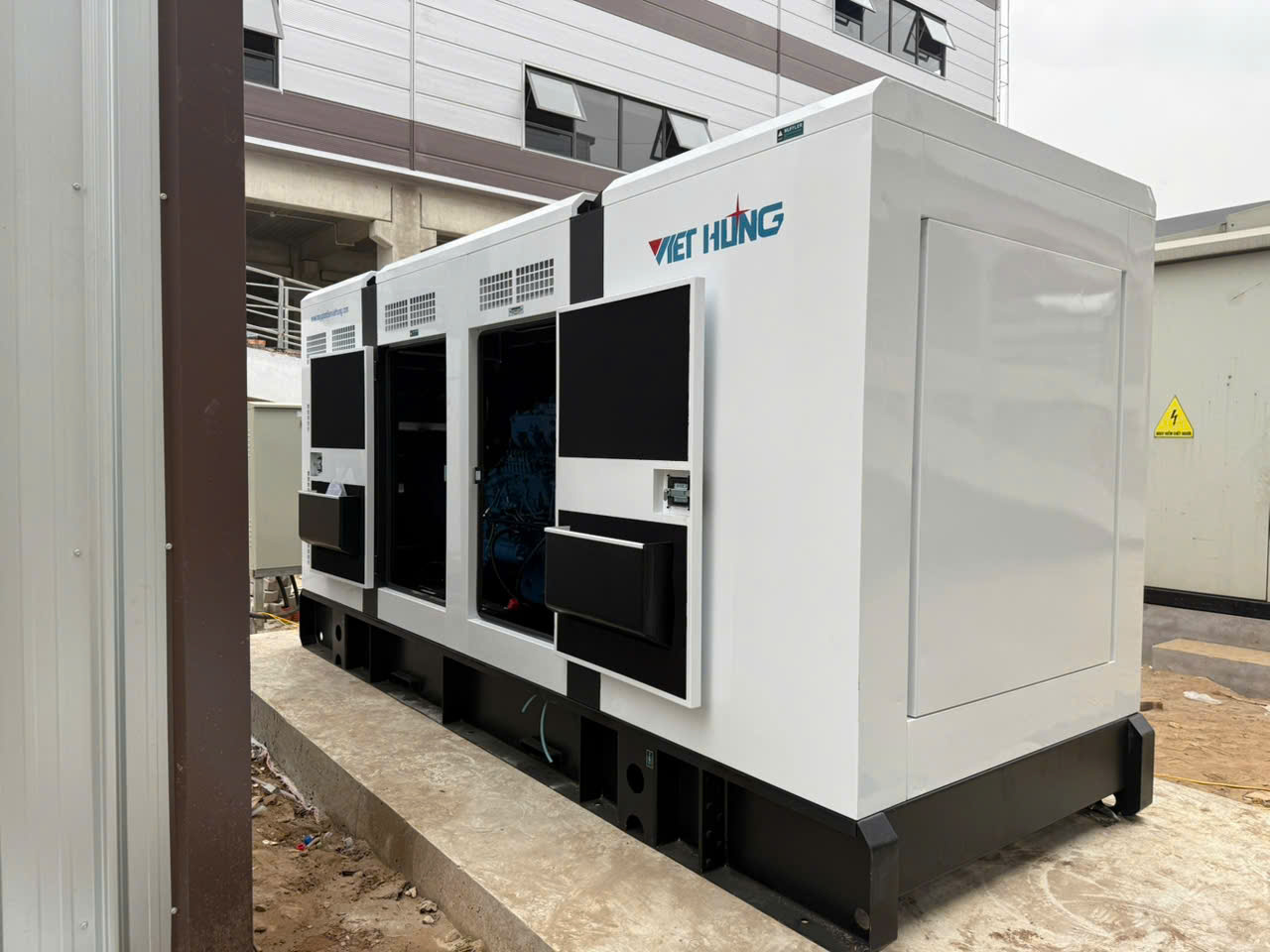 Máy phát điện Yuchai 40 KVA