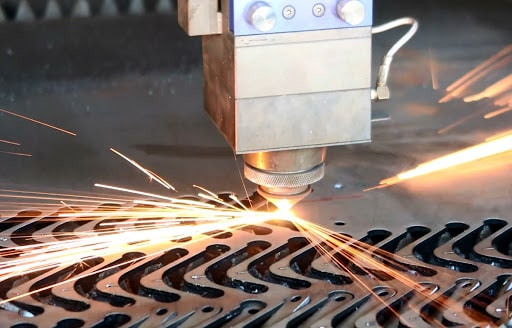 Gia công cắt laser kim loại