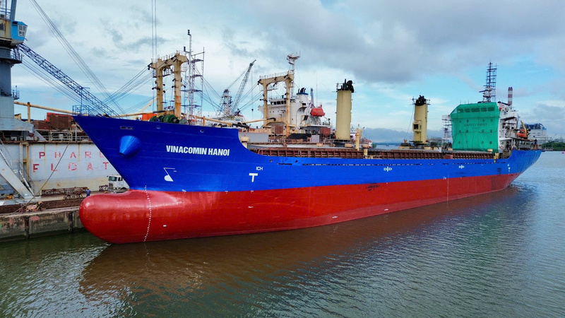Hình ảnh tàu biển đã sơn - Sơn Hân Vượng Phát - Công Ty TNHH Đầu Tư Thương Mại Hân Vượng Phát