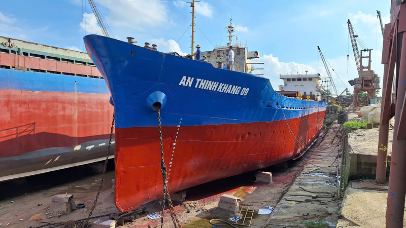 Hình ảnh tàu biển đã sơn - Sơn Hân Vượng Phát - Công Ty TNHH Đầu Tư Thương Mại Hân Vượng Phát