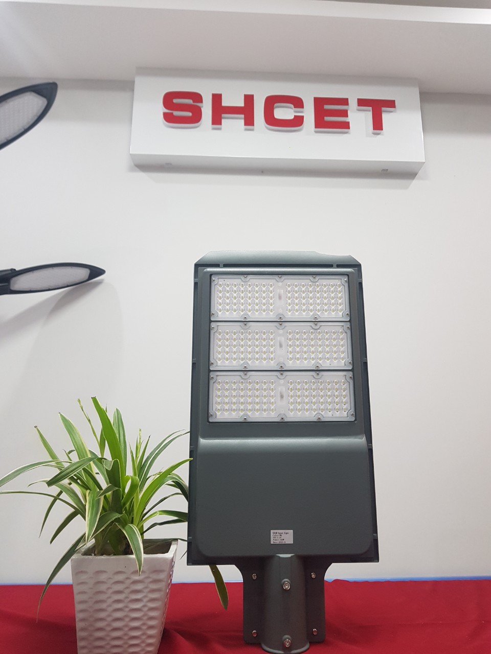 Đèn năng lượng Shcet Solar - Công Ty Cổ Phần HTH Việt Nam