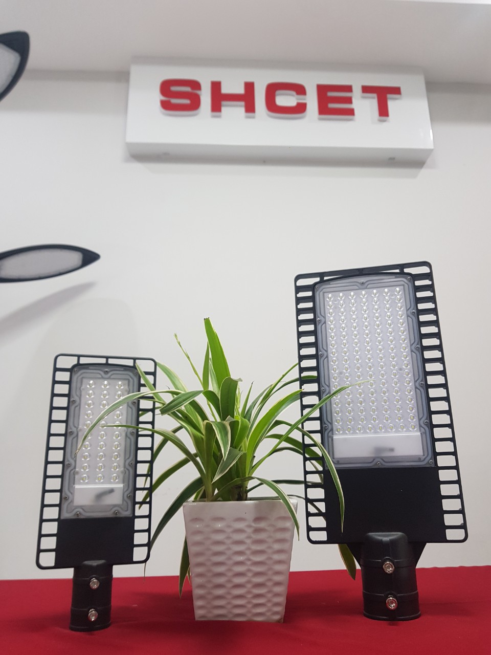 Đèn năng lượng Shcet Solar - Công Ty Cổ Phần HTH Việt Nam