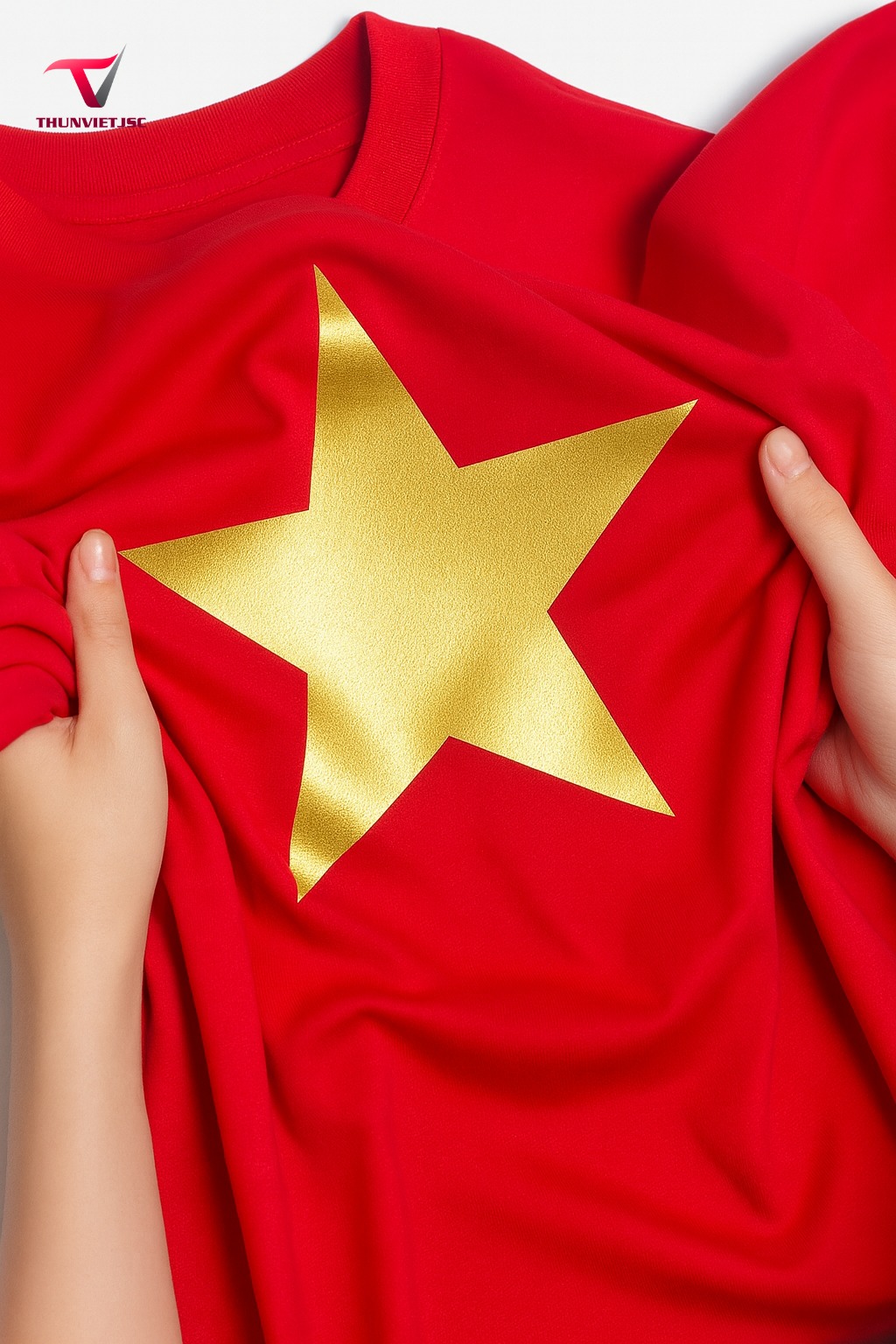Áo cờ đỏ sao vàng