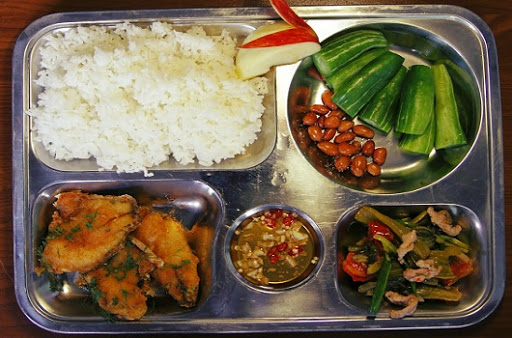 Suất ăn công nghiệp - Suất Ăn Công Nghiệp Quang Minh Hưng Yên - Công Ty TNHH Dịch Vụ Và Thương Mại Quang Minh Hưng Yên