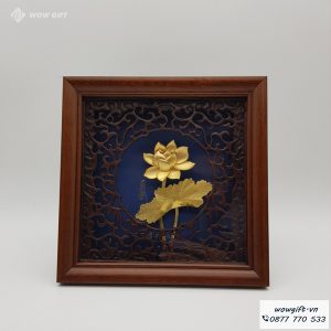 Tranh hoa sen mạ vàng - WOWGIFT - Công Ty Cổ Phần Sản Phẩm Và Dịch Vụ WOW
