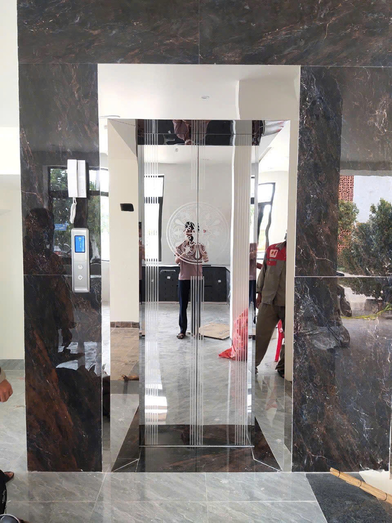 Thang máy các loại
