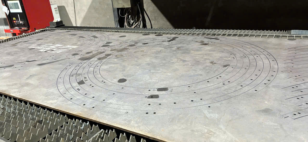 Gia công cắt sắt thép bằng máy Laser Fiber - Dịch Vụ Gia Công Cơ Khí & Cắt Laser Thắng Lợi Việt Nhật - Công Ty TNHH Thắng Lợi Việt Nhật