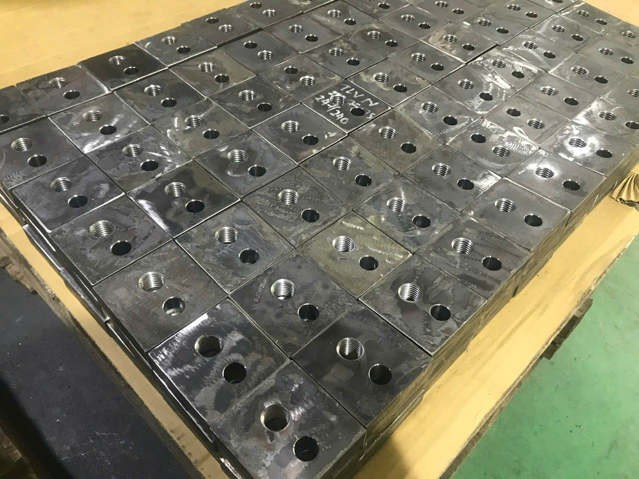 Gia công cắt sắt thép bằng máy Laser Fiber - Dịch Vụ Gia Công Cơ Khí & Cắt Laser Thắng Lợi Việt Nhật - Công Ty TNHH Thắng Lợi Việt Nhật