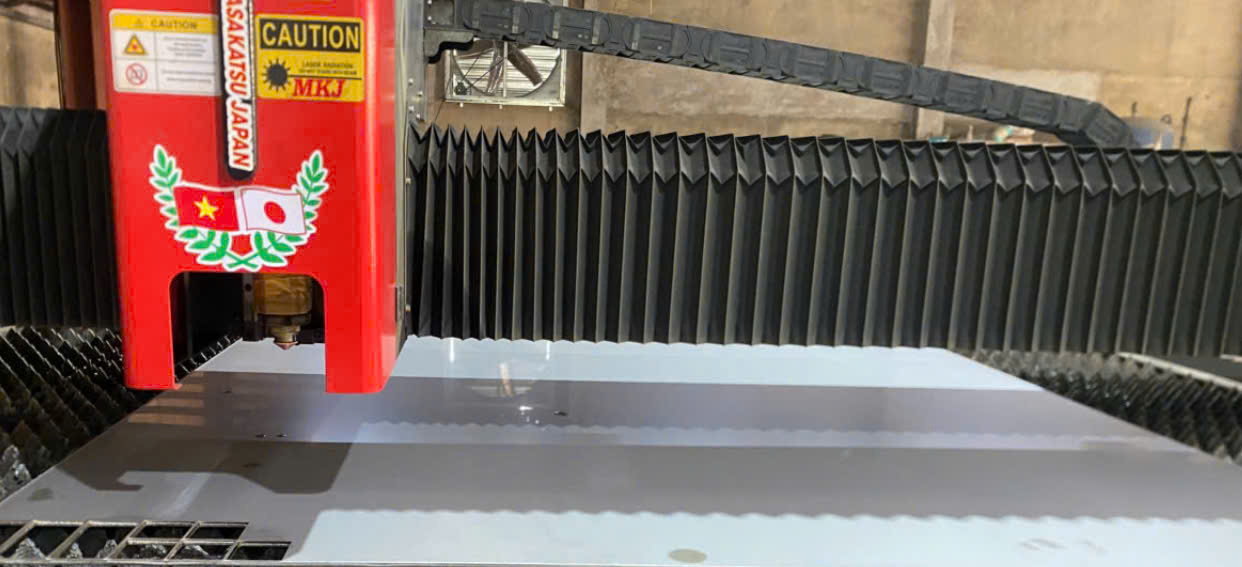 Gia công cắt sắt thép bằng máy Laser Fiber - Dịch Vụ Gia Công Cơ Khí & Cắt Laser Thắng Lợi Việt Nhật - Công Ty TNHH Thắng Lợi Việt Nhật