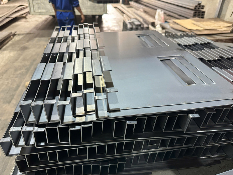 Gia công chấn uốn gấp theo yêu cầu - Dịch Vụ Gia Công Cơ Khí & Cắt Laser Thắng Lợi Việt Nhật - Công Ty TNHH Thắng Lợi Việt Nhật