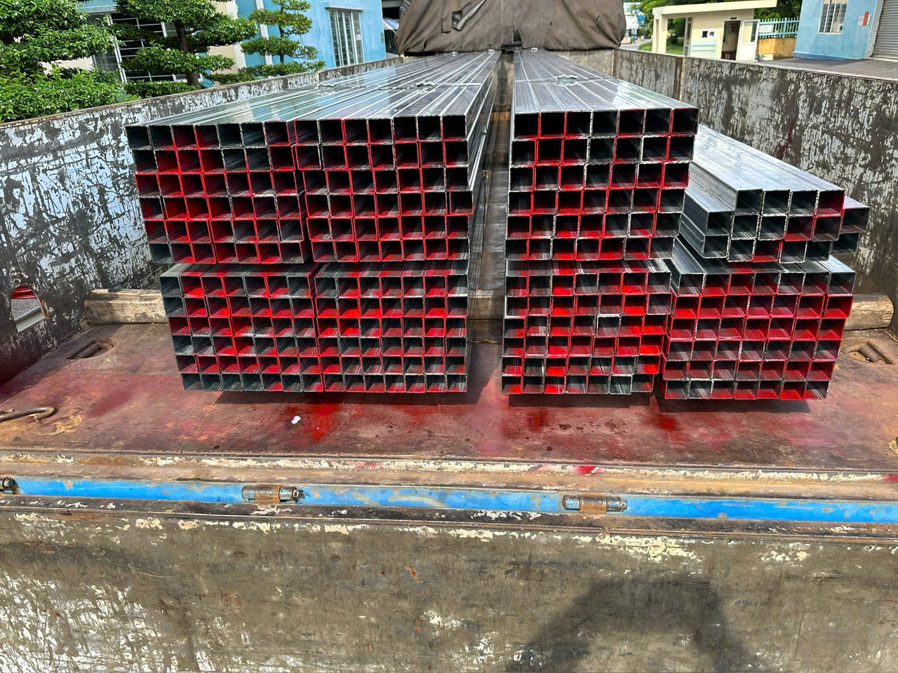 Thép ống vuông - Dịch Vụ Gia Công Cơ Khí & Cắt Laser Thắng Lợi Việt Nhật - Công Ty TNHH Thắng Lợi Việt Nhật