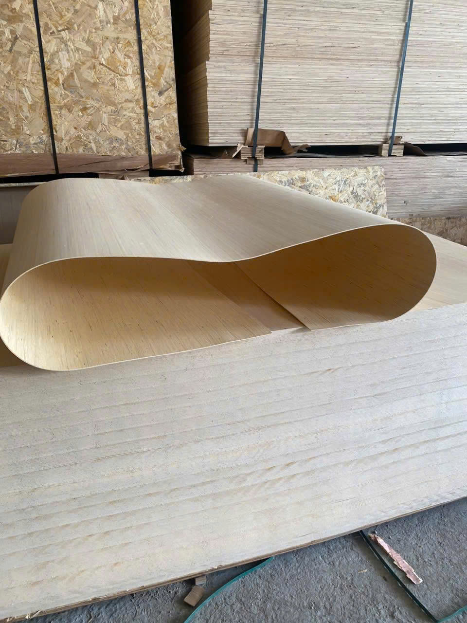 Ván ép uốn cong EV