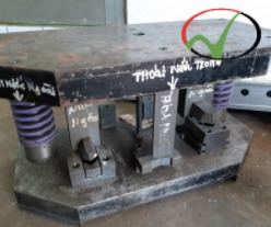 Khuôn dập cửa nhôm