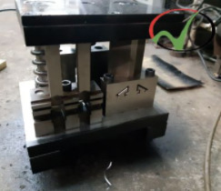 Khuôn dập cửa nhôm