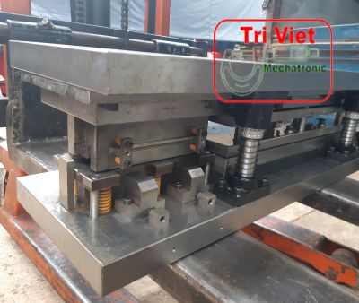 Khuôn dập liên hoàn