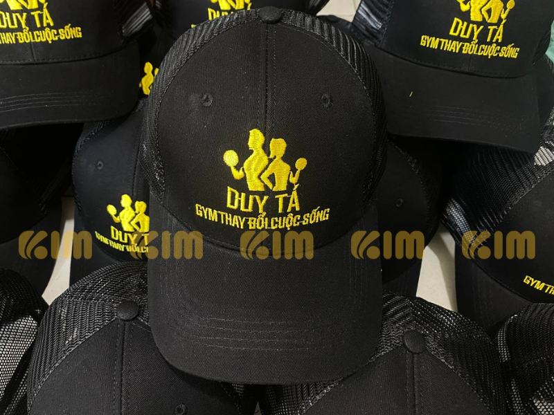 Mũ lưới thêu logo Duy Tá - Mũ Nón Sản Xuất Kim - Công Ty TNHH Kim Advertising