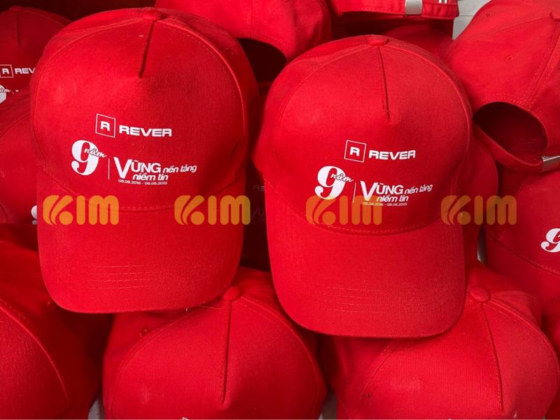 Mũ lưỡi trai in logo Rever - Mũ Nón Sản Xuất Kim - Công Ty TNHH Kim Advertising