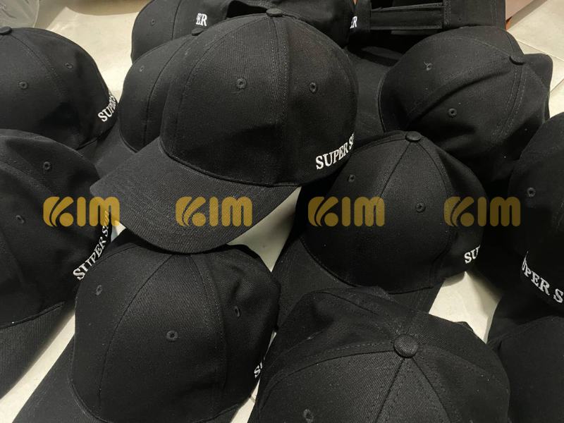 Mũ lưỡi trai thêu logo Supper - Mũ Nón Sản Xuất Kim - Công Ty TNHH Kim Advertising