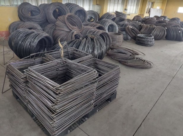 Gia công cơ khí linh kiện dây thép - Cơ Khí Chế Tạo Máy Lương Sơn - Công Ty TNHH Cơ Khí Chế Tạo Máy Lương Sơn