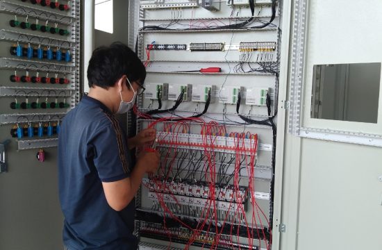 Tủ điều khiển PLC - Công Ty TNHH Thương Mại Và Dịch Vụ Cơ Khí V-N Tech