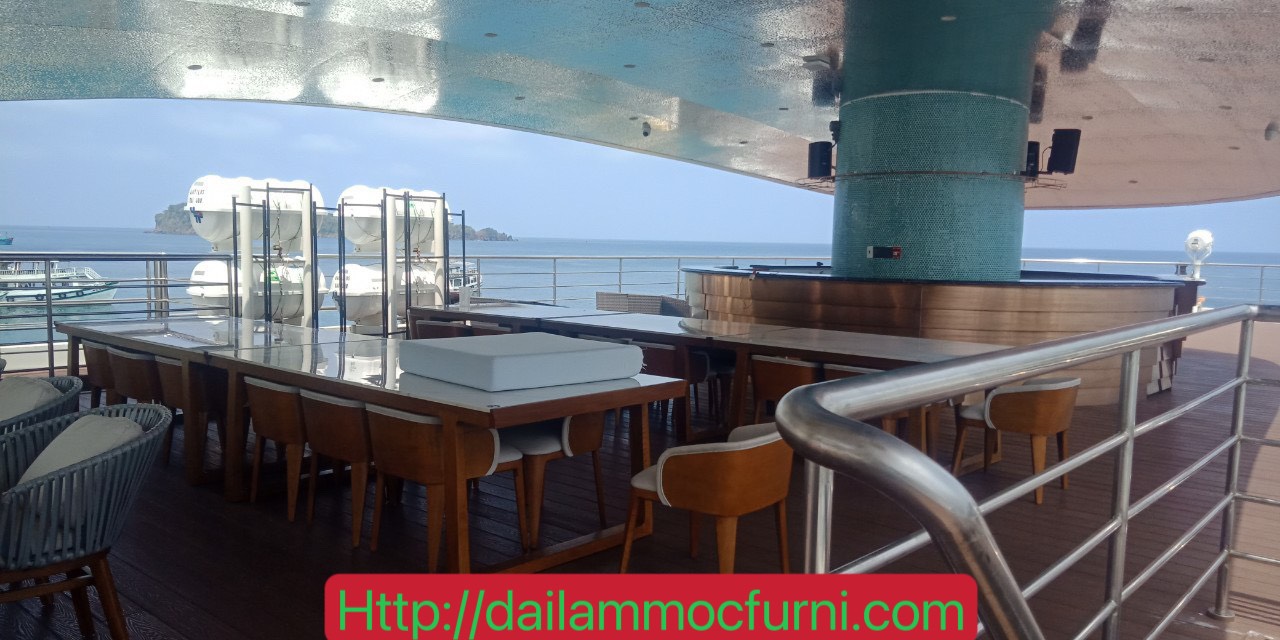 Bàn ghế nhà hàng du thuyền Phú Quốc