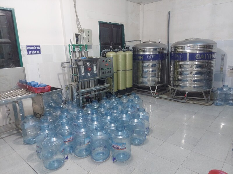 Dây chuyền sản xuất nước uống đóng bình 30 bình/giờ