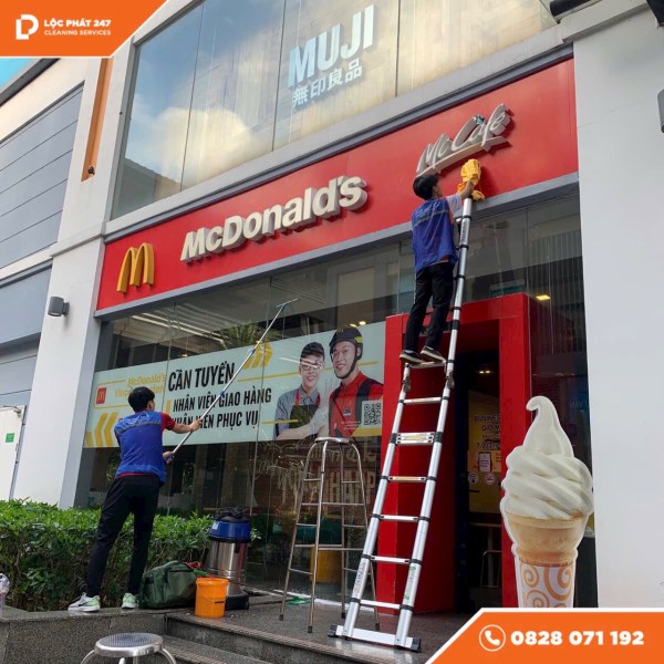 Dịch vụ vệ sinh nhà cửa, văn phòng - Vệ Sinh Lộc Phát 247 - Công Ty TNHH Thương Mại Dịch Vụ Lộc Phát 247