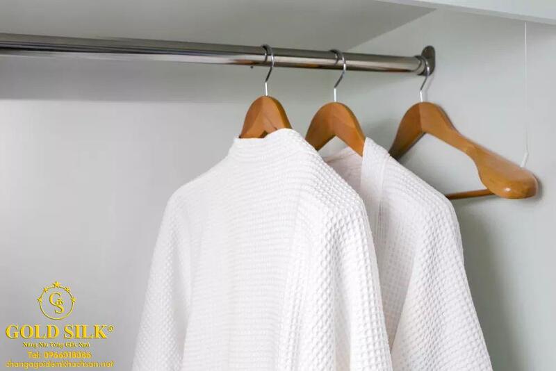 Áo choàng tắm khách sạn - Chăn Ga Gối Đệm GOLDSILK - Công Ty Cổ Phần Nội Thất Khách Sạn GOLDSILK