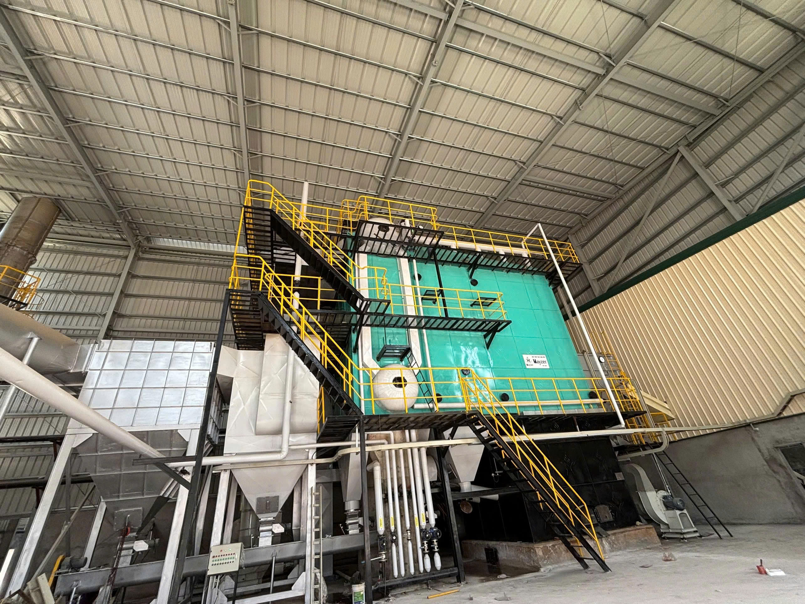 Lò hơi tầng sôi ống nước , ống lửa 1 balong tuần hoàn tự nhiên - Lò Hơi Mayzer - Công Ty TNHH Kỹ Thuật Và Năng Lượng Mayzer Việt Nam