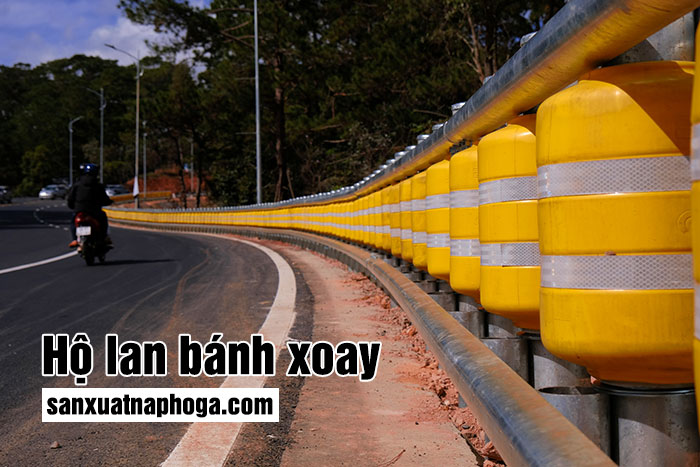 Hộ lan bánh xoay