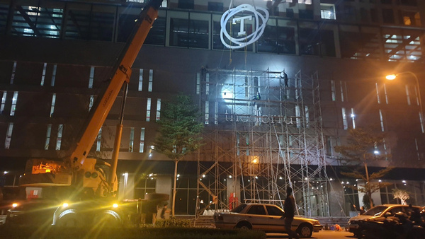 Thi công biển chữ nóc tòa nhà - Thi Công Quảng Cáo Tinh Hoa Việt - Công Ty TNHH Thương Mại Và Thi Công Quảng Cáo Tinh Hoa Việt