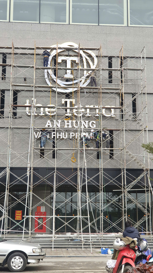 Thi công biển chữ hút nổi - Thi Công Quảng Cáo Tinh Hoa Việt - Công Ty TNHH Thương Mại Và Thi Công Quảng Cáo Tinh Hoa Việt