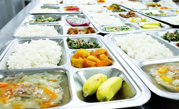 Suất ăn công nhân - Suất Ăn Công Nghiệp Bảo Châu - Công Ty TNHH MTV Dịch Vụ Suất Ăn Bảo Châu