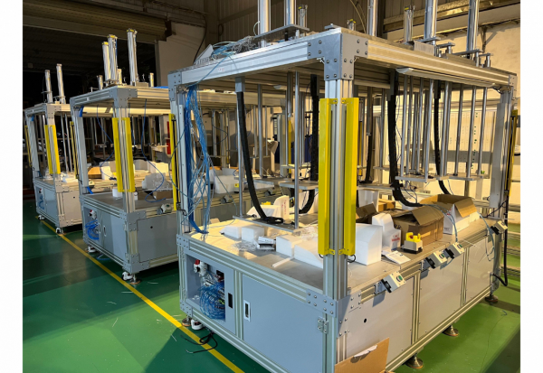 Máy dán trần ô tô tự động - Công Ty Cổ Phần Sản Xuất Và Dịch Vụ Leanmac