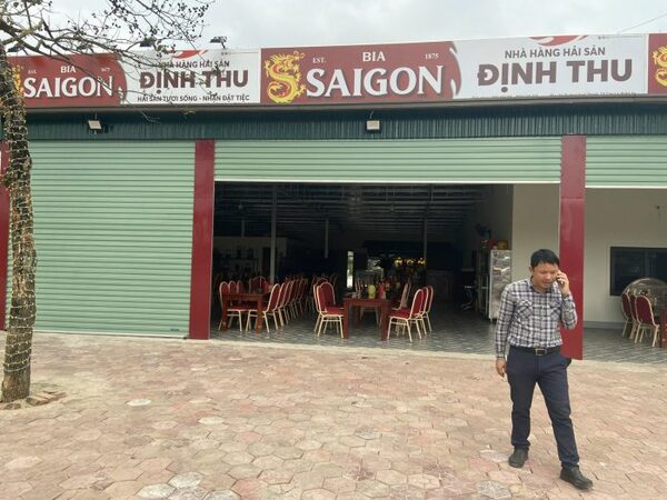 Cửa siêu trường chống bão