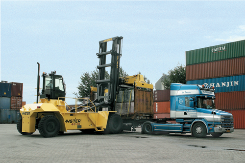 Xe nâng container 40 tấn