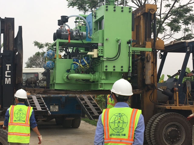 Dịch vụ nâng hạ, lắp đặt thiết bị máy móc hàng siêu trường, siêu trọng