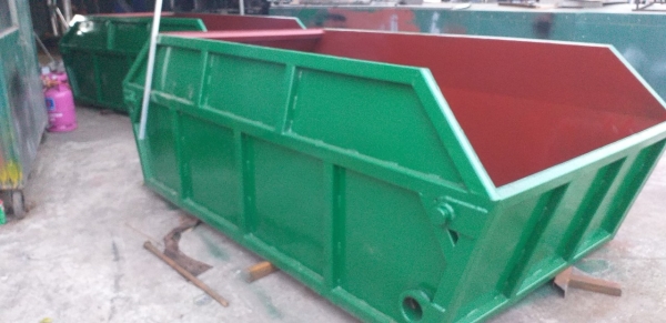 Xe gom rác - Môi Trường Quang Minh - Công Ty TNHH Công Nghiệp Môi Trường Quang Minh