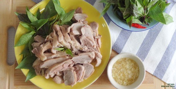 Vịt luộc chấm mắm gừng - Suất Ăn Công Nghiệp An Lạc Phát (Bến Lức - Long An) - Công Ty TNHH Suất ăn Công Nghiệp An Lạc Phát