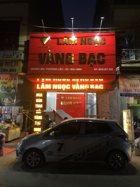 Bảng hiệu quảng cáo